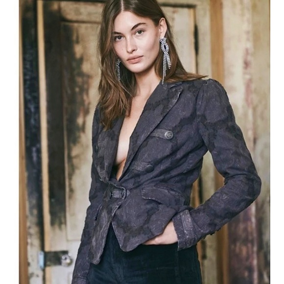 Free People James Vintage Blazer in Washed Pink. Size Small. - Picture 4 of 9